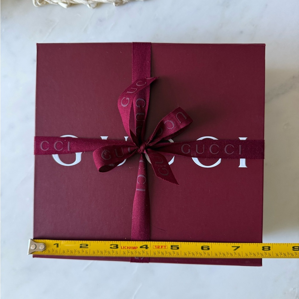 Gucci Maroon Box with Ribbon - Picture 3 of 6